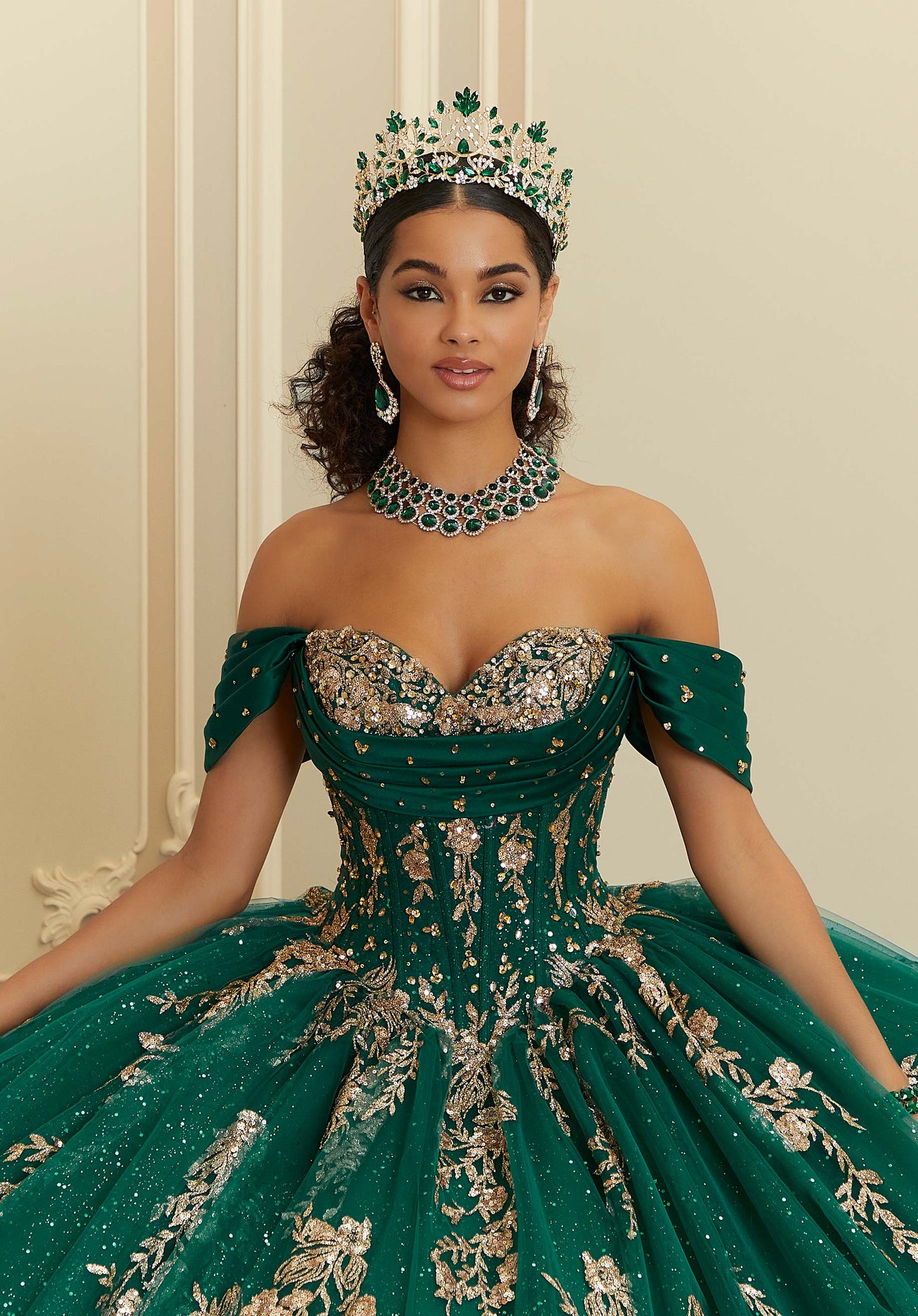 Crystal Beaded Contrasting Glitter Appliquéd Quinceañera Dress with Satin Cowl