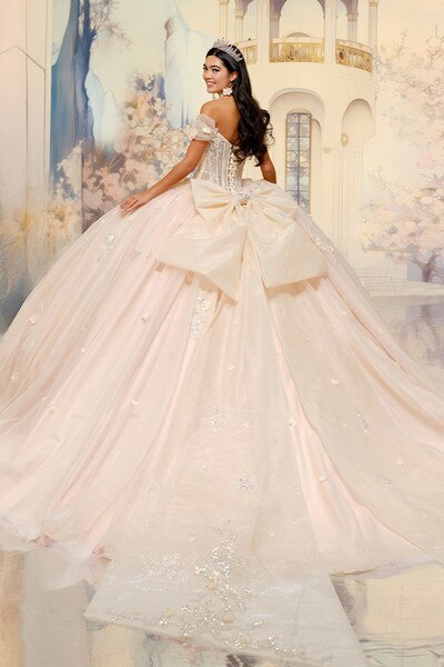 PR36202 Princesa by Ariana Vara